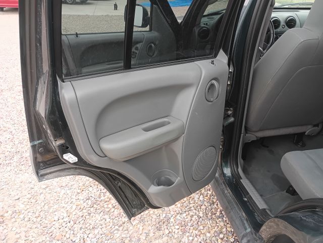 2006 LIBERTY SPORT 4X4 (7).jpg